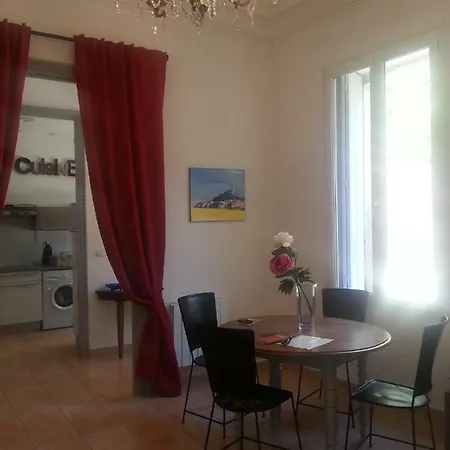 Le Jardin De Saint Just * נרבון